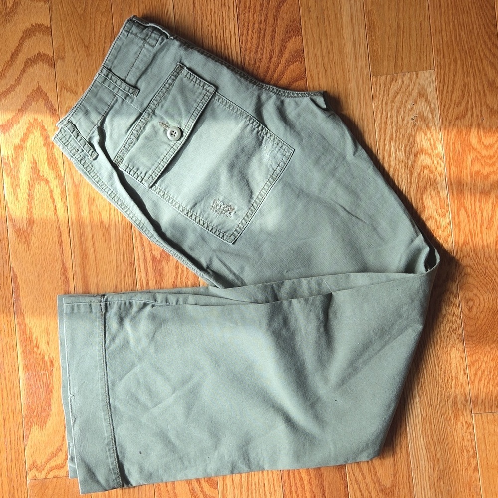 Women's American Eagle Green Cargo Pants